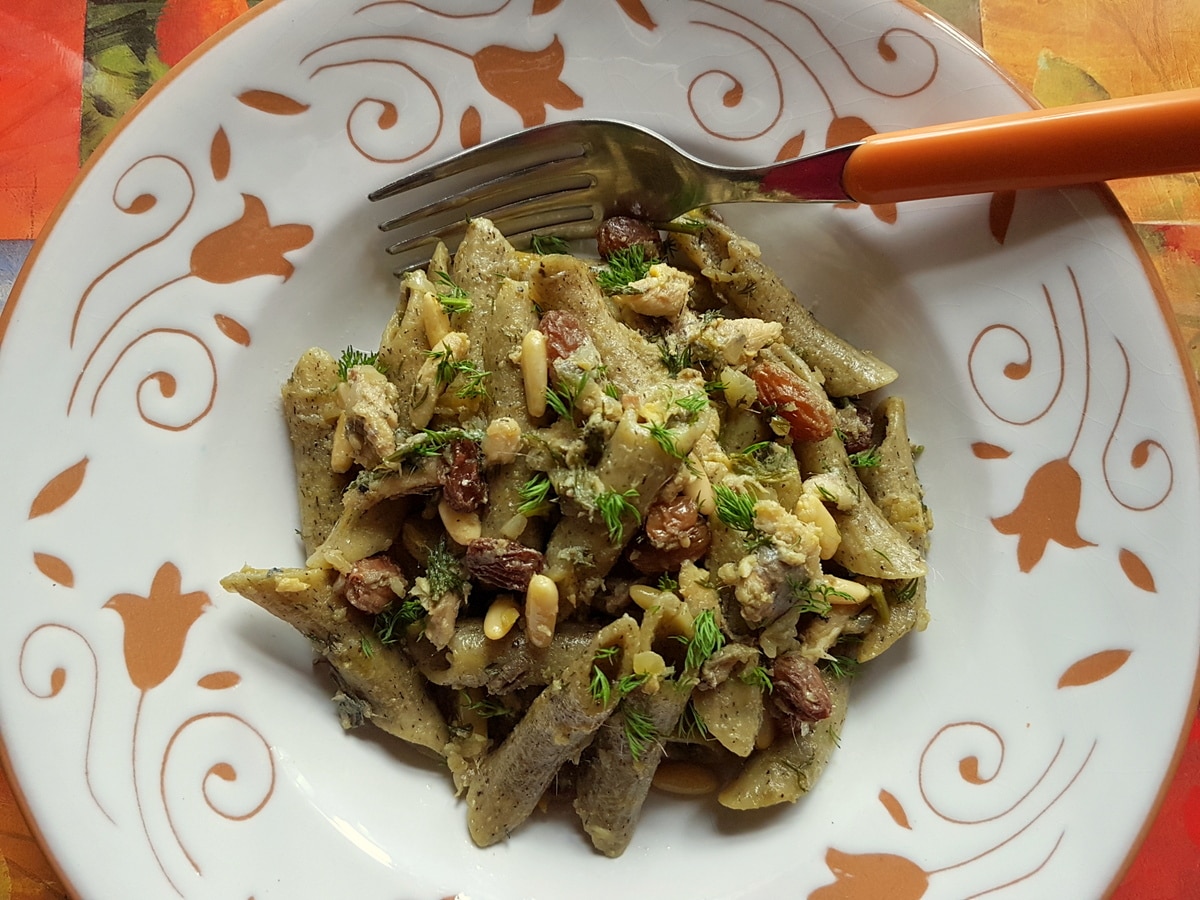 Sicilian pasta with sardines, seafood pasta recipe from Sicily.
